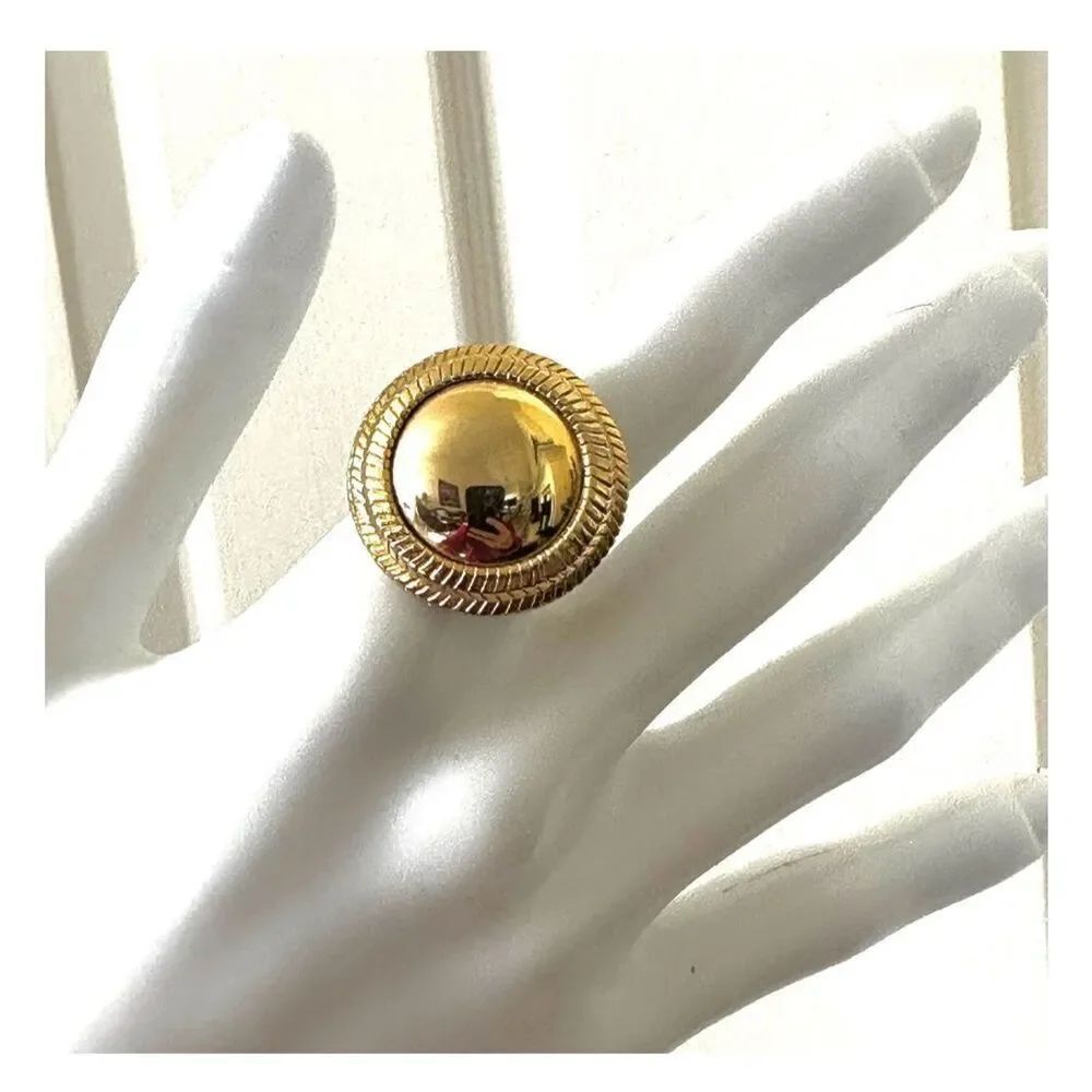 Gold tone vintage estate adjustable circle ring